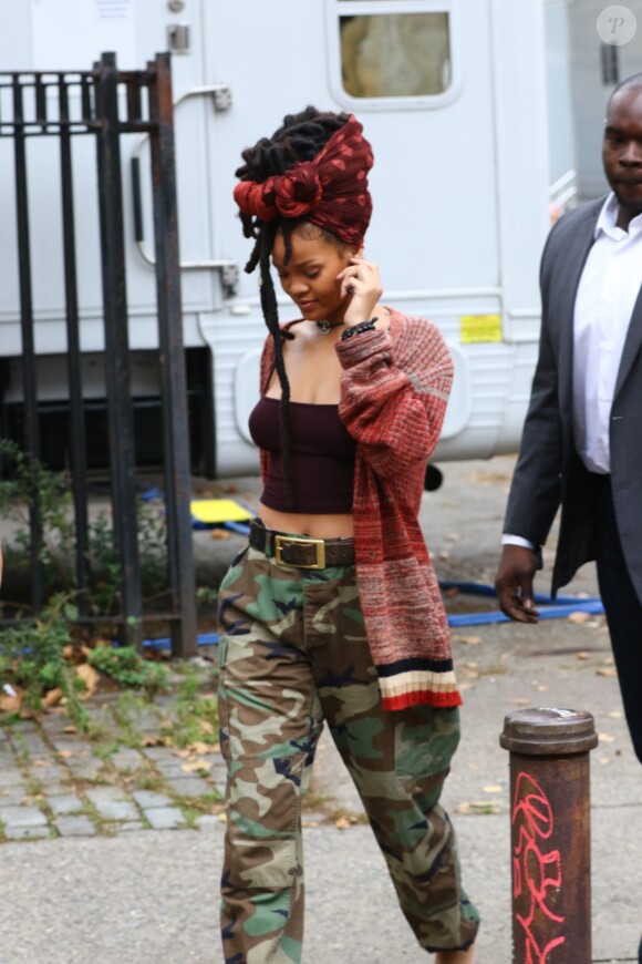 Rihanna sur le tournage de Ocean 8 à New York le 3 novembre 2016.