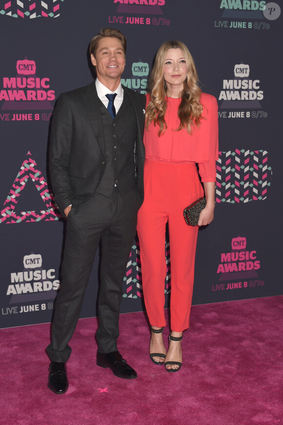 Chad Michael Murray et sa femme Sarah Roemer à la soirée CMT Music Awards à Bridgestone Arena à Nashville, le 8 juin 2016.