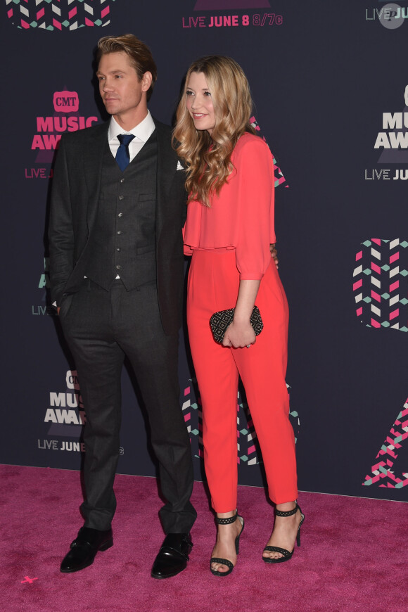 Chad Michael Murray et sa femme Sarah Roemer à la soirée CMT Music Awards à Bridgestone Arena à Nashville, le 8 juin 2016.