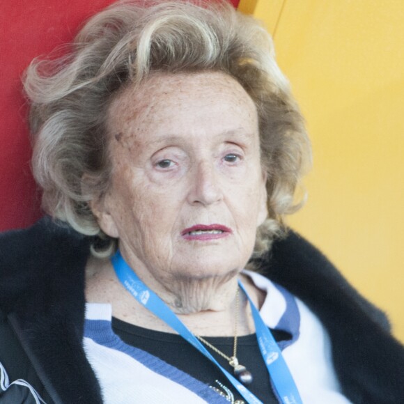 Exclusif - Bernadette Chirac - Match de football caritatif organisé par le Variétés Club de France au profit de l'association "+ de Vie" présidée par Bernadette Chirac et de l'association "Urma" présidée par Laurent Blanc au stade Jean Paul David à Mantes-la-Jolie le 11 octobre 2016. C'est la première sortie officielle de Bernadette Chirac depuis l'hospitalisation de son mari Jacques Chirac et de sa propre hospitalisation. © Alain Guizard/Bestimage