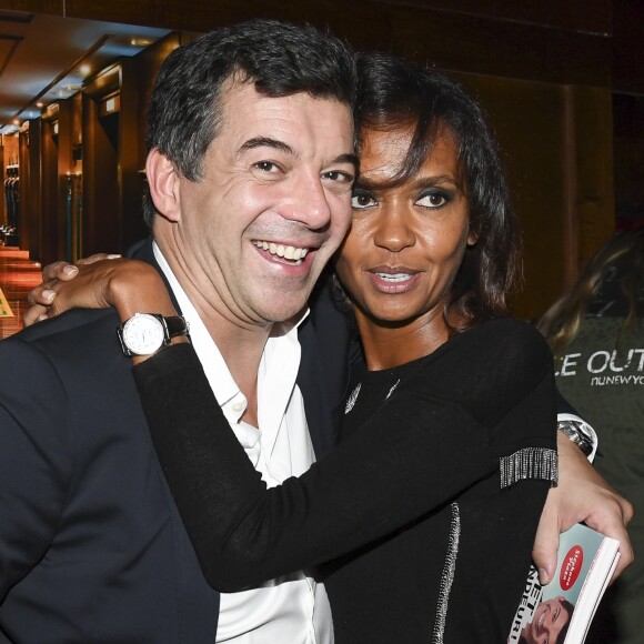 Stéphane Plaza pose avec Karine Le Marchand pour le lancement de son livre "Net Vendeur" (éditions Cherche Midi) au Buddha Bar à Paris, France, le 9 novembre
