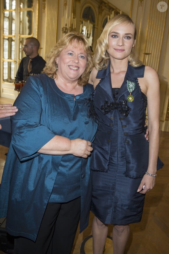 Diane Kruger et sa mère Maria-Theresa Heidkrüger - Remise de la médaille des Arts et des Lettres à Diane Kruger au ministère de la Culture à Paris le 22 septembre 2014.