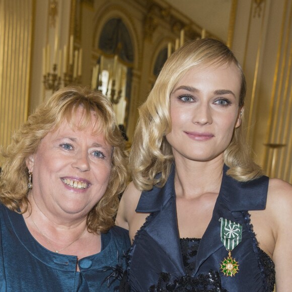 Diane Kruger et sa mère Maria-Theresa Heidkrüger - Remise de la médaille des Arts et des Lettres à Diane Kruger au ministère de la Culture à Paris le 22 septembre 2014.