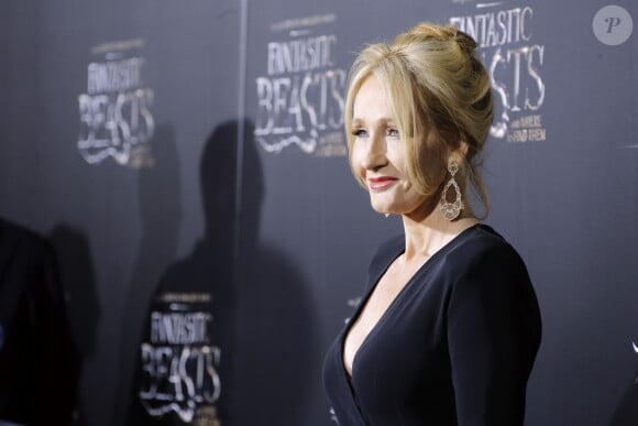 J.K. Rowling lors de la première du film "Fantastic Beasts and Where to Find Them" (Les Animaux Fantastiques) au Alice Tully Hall du Lincoln Center à New York, le 10 novembre 2016. © Charles Guerin/Bestimage