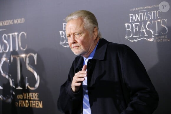 Jon Voight lors de la première du film "Fantastic Beasts and Where to Find Them" (Les Animaux Fantastiques) au Alice Tully Hall du Lincoln Center à New York, le 10 novembre 2016. © Charles Guerin/Bestimage