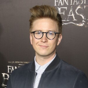 Tyler Oakley lors de la première du film "Fantastic Beasts and Where to Find Them" (Les Animaux Fantastiques) au Alice Tully Hall du Lincoln Center à New York, le 10 novembre 2016.