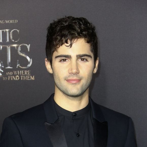 Max Ehrich lors de la première du film "Fantastic Beasts and Where to Find Them" (Les Animaux Fantastiques) au Alice Tully Hall du Lincoln Center à New York, le 10 novembre 2016.