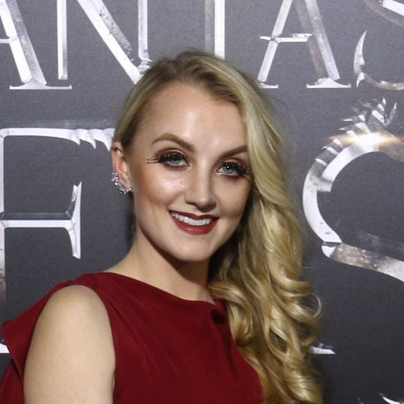 Evanna Lynch lors de la première du film "Fantastic Beasts and Where to Find Them" (Les Animaux Fantastiques) au Alice Tully Hall du Lincoln Center à New York, le 10 novembre 2016.