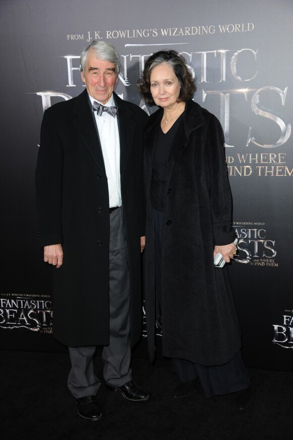 Sam Waterston et sa femme Lynn Louisa Woodruff lors de la première du film "Fantastic Beasts and Where to Find Them" (Les Animaux Fantastiques) au Alice Tully Hall du Lincoln Center à New York, le 10 novembre 2016.