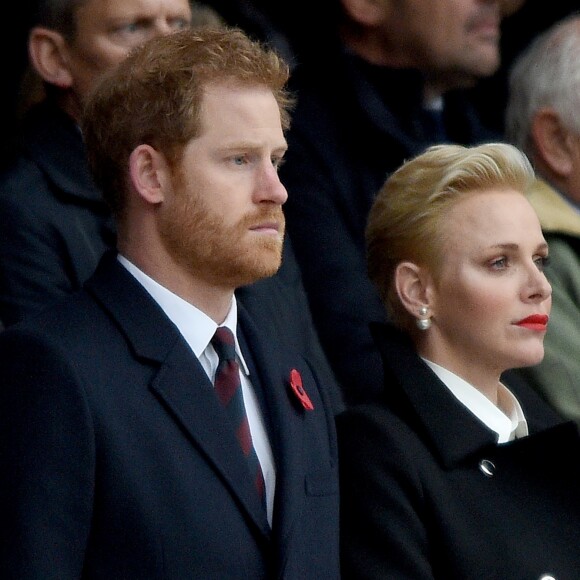 Le prince Harry, la princesse Charlène de Monaco et son frère Gareth Wittstock assistent au match de rugby Angleterre - Afrique du Sud, dans le cadre de la tournée d'automne 2016 au Twickenham Stadium à Londres, le 12 novembre 2016. L'Angleterre a remporté le match (37-21).