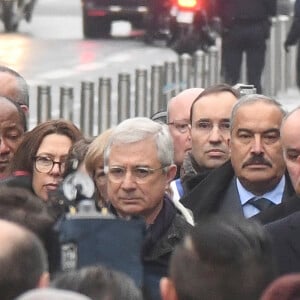 Bernard Cazeneuve, ministre de l'intérieur, Claude Bartolone, président de l'assemblée Nationale et Manuel Valls, premier ministre lors de l'hommage aux victimes des attentats du 13 novembre 2015 devant le Stade de France à Saint-Denis, le 13 novembre 2016. Une plaque en hommage à la victime Manuel Dias a été dévoilée.