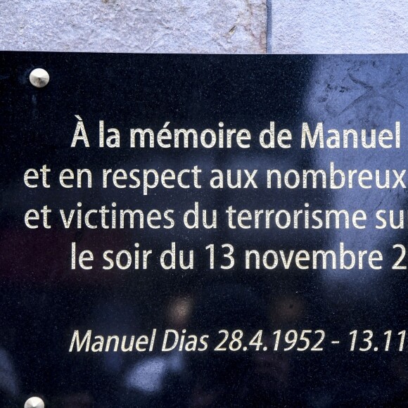 Illustration lors de l'hommage aux victimes des attentats du 13 novembre 2015 devant le Stade de France à Saint-Denis, le 13 novembre 2016. Une plaque en hommage à la victime Manuel Dias a été dévoilée.