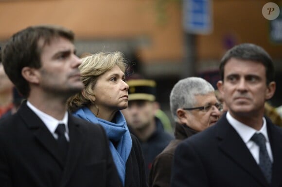 Valérie Pecresse et Manuel Valls lors de l'hommage à La Bonne Bière, Paris, le 13 novembre 2016.