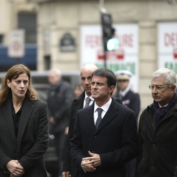 Juliette Méadel et Manuel Valls lors de l'hommage à La Belle Equipe, Paris, le 13 novembre 2016.