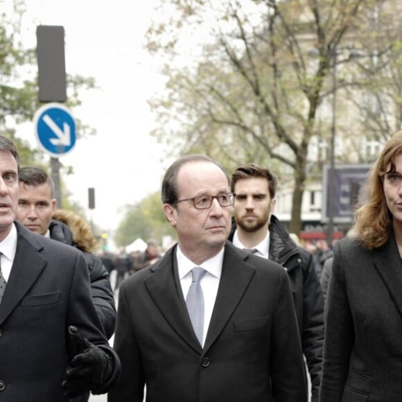 François Hollande et Manuel Valls lors de la cérémonie d'hommages au Bataclan, Paris, le 13 novembre 2016.