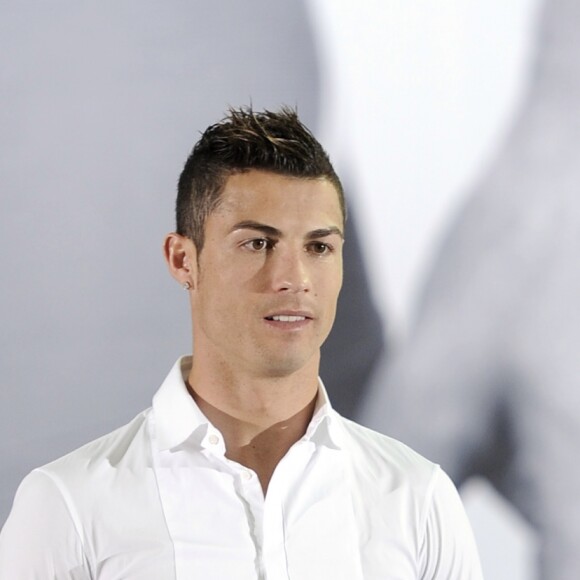 Le joueur de football du Real Madrid, Cristiano Ronaldo, lance sa marque de sous-vetements CR7 a l'hotel Cibeles a Madrid, le 31 octobre 2013.