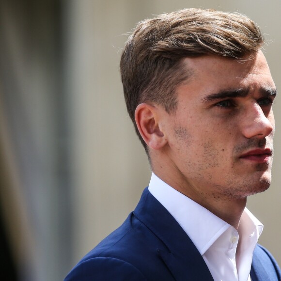Antoine Griezmann - François Hollande reçoit l'équipe de France de football après la défaite en finale de l'Euro contre le Portugal au Palais de l'Elysée à Paris le 11 juillet 2016.