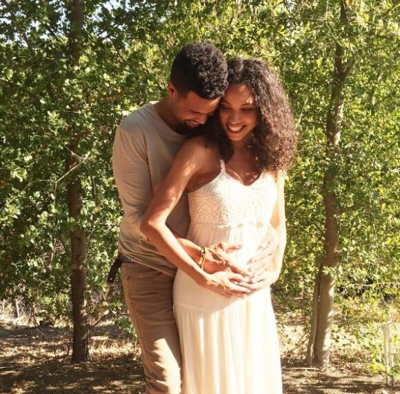 Jurnee Bell et son mari dévoilent la grossesse de madame sur Instagram. Juin 2016