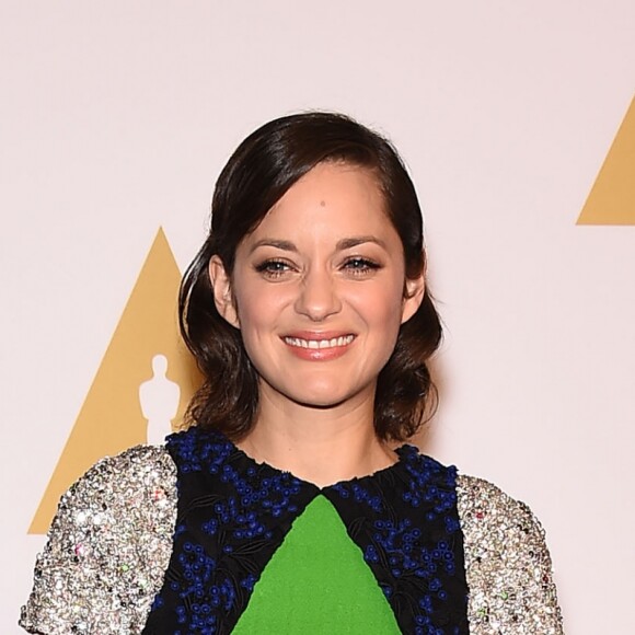 Marion Cotillard (habillée en Dior) - Photocall lors de la réception pour les nominés aux Oscars à l'hôtel Hilton à Los Angeles. Le 2 février 2015