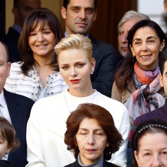 Le prince Albert II de Monaco et la princesse Charlene ont remis le 17 novembre 2016 des colis de la Croix Rouge monégasques aux personnes défavorisées et à des réfugiés du Moyen-Orient, dans les locaux de l'organisme. © Jean-Charles Vinaj / Pool Monaco / Bestimage