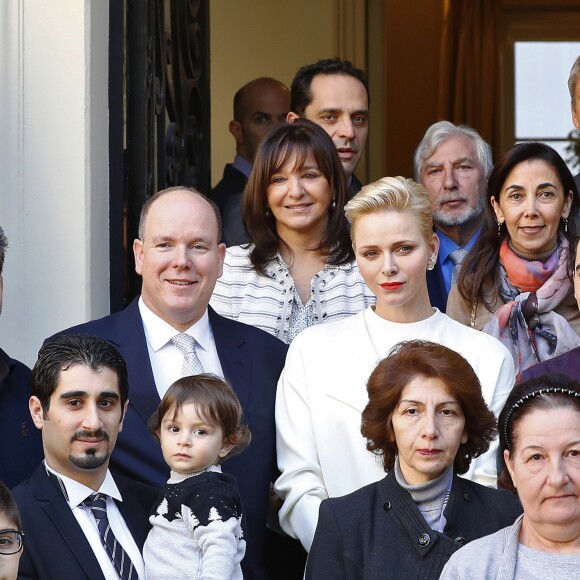 Le prince Albert II de Monaco et la princesse Charlene ont remis le 17 novembre 2016 des colis de la Croix Rouge monégasques aux personnes défavorisées et à des réfugiés du Moyen-Orient, dans les locaux de l'organisme. © Jean-Charles Vinaj / Pool Monaco / Bestimage