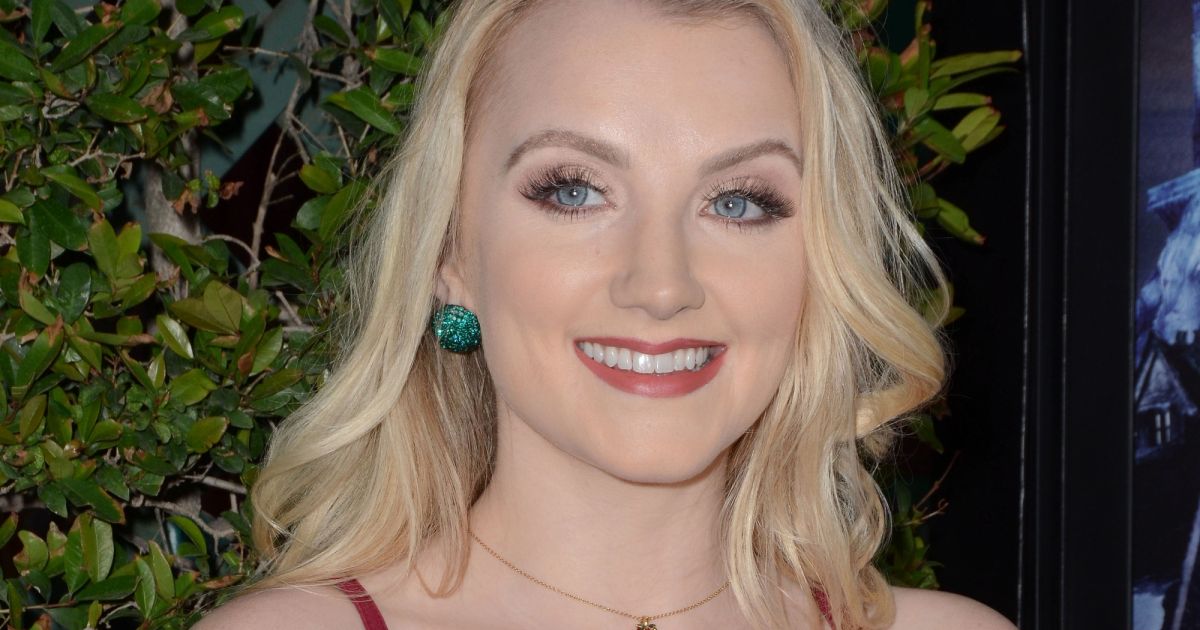 Evanna Lynch à l'inauguration des nouvelles zones thématiques liées à l