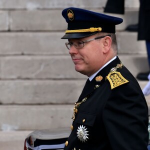 Le prince Albert II de Monaco - La famille royale de Monaco arrive à la cathédrale pour une messe solennelle d'action de grâce et un Te Deum le jour de la Fête Nationale, le 19 novembre 2016. © Bruno Bebert/Dominique Jacovides/Bestimage