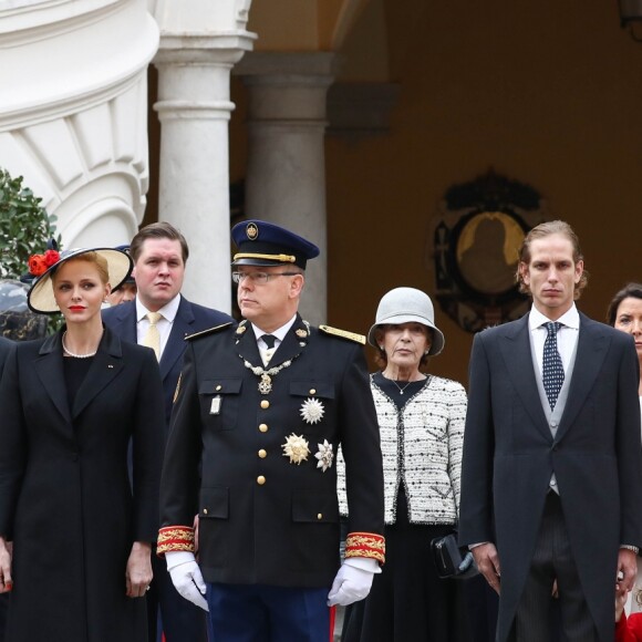 La famille princière de Monaco dans la cour d'honneur du palais princier le 19 novembre 2016 pour la prise d'armes dans le cadre de la Fête nationale monégasque. Autour du prince Albert et de la princesse Charlene étaient rassemblés la princesse Caroline, Andrea Casiraghi avec son épouse Tatiana Santo Domingo et leurs enfants Sasha et India, Charlotte Casiraghi, Pierre Casiraghi et sa compagne Beatrice Borromeo, enceinte de leur premier enfant, la princesse Alexandra de Hanovre, la princesse Stéphanie de Monaco et son fils Louis Ducruet, ainsi que Mélanie de Lusignan. © Olivier Huitel / Crystal Pictures / Pool Restreint Monaco / Bestimage