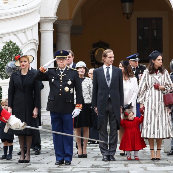 La famille princière de Monaco dans la cour d'honneur du palais princier le 19 novembre 2016 pour la prise d'armes dans le cadre de la Fête nationale monégasque. Autour du prince Albert et de la princesse Charlene étaient rassemblés la princesse Caroline, Andrea Casiraghi avec son épouse Tatiana Santo Domingo et leurs enfants Sasha et India, Charlotte Casiraghi, Pierre Casiraghi et sa compagne Beatrice Borromeo, enceinte de leur premier enfant, la princesse Alexandra de Hanovre, la princesse Stéphanie de Monaco et son fils Louis Ducruet, ainsi que Mélanie de Lusignan. © Olivier Huitel / Crystal Pictures / Pool Restreint Monaco / Bestimage