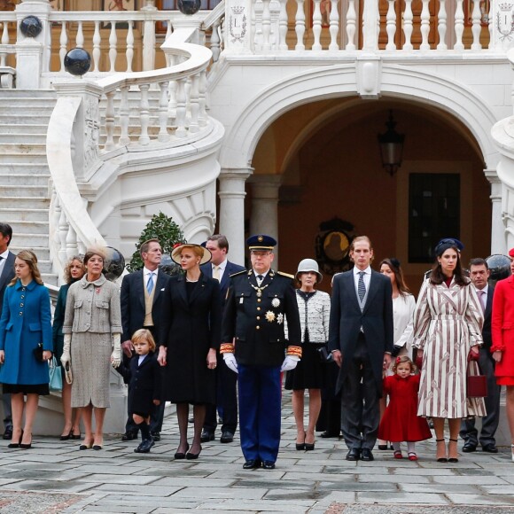 Louis Ducruet, la princesse Stéphanie de Monaco, la princesse Alexandra de Hanovre, la princesse Caroline de Hanovre, son petit-fils Sacha Casiraghi, le prince Albert II de Monaco et sa femme la princesse Charlène de Monaco, Elisabeth-Anne de Massy (cousine du prince Albert II de Monaco), Andrea Casiraghi, sa femme Tatiana Santo Domingo et leur fille India Casiraghi, Charlotte Casiraghi, Mélanie de Lusignan (la fille d'Elisabeth-Anne de Massy), Pierre Casiraghi et sa femme Beatrice Borromeo enceinte - La famille royale de Monaco dans la cour du Palais Princier lors de la fête Nationale monégasque à Monaco, le 19 novembre 2016. © Olivier Huitel / Crystal Pictures / Pool Restreint Monaco / Bestimage