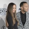 Chrissy Teigen et John Legend aux American Music Awards 2016 à Los Angeles. Le 20 novembre 2016.