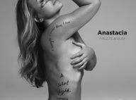 Anastacia : Entièrement nue, elle dévoile les cicatrices de sa mastectomie