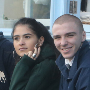 Rocco Ritchie avec sa petite amie Kim Turnbull à Londres le 23 septembre 2016.