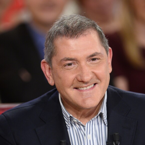Yves Calvi - Enregistrement de l'émission "Vivement Dimanche" à Paris le 20 octobre 2015 © Coadic Guirec / Bestimage