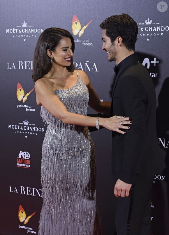 Penelope Cruz et Ricardo 'Chino' Darin à la première de "The Queen of Spain" à Madrid, le 24 novembre 2016
