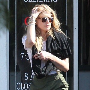 Exclusif - Amber Heard à la sortie d'un pressing à Los Angeles, le 7 novembre 2016