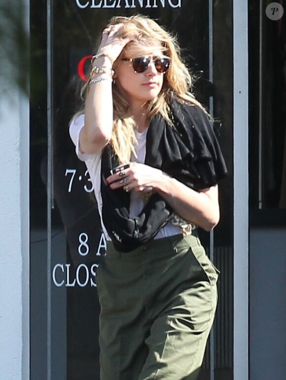 Exclusif - Amber Heard à la sortie d'un pressing à Los Angeles, le 7 novembre 2016