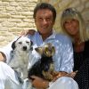 Rencontre avec Michel Drucker et sa femme Dany Saval et leurs chiens. Le 22 juillet 2001