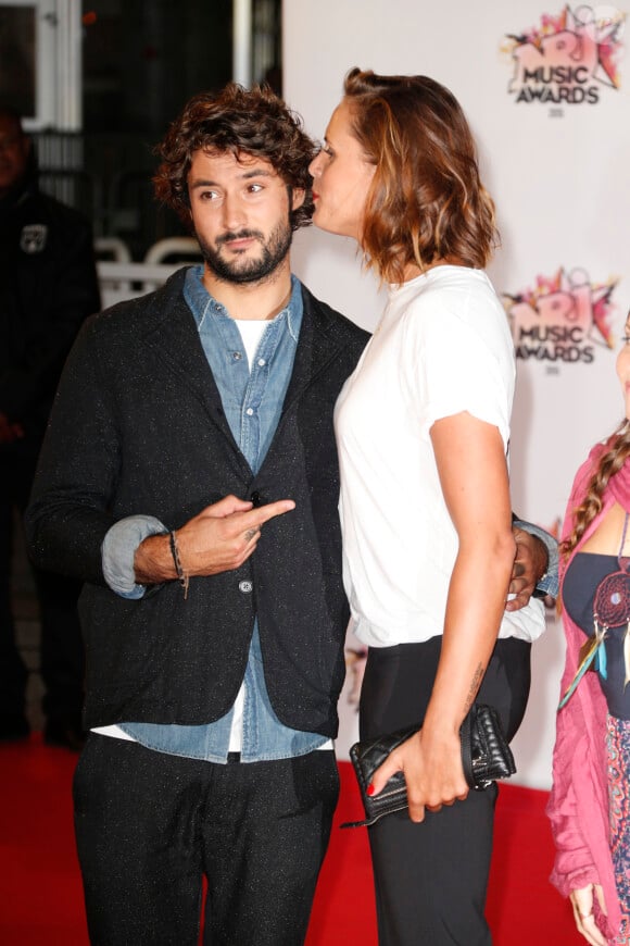 Laure Manaudou et son compagnon Jérémy Frérot - Arrivées à la 1Laure Manaudou et son compagnon Jérémy Frérot à la 17ème cérémonie des NRJ Music Awards le 7 novembre 2015.