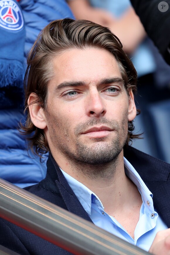 Camille Lacourt - People au match de football entre le Psg et Bordeaux au Parc des Princes à Paris le 1er octobre 2016.