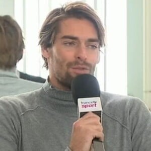 Camille Lacourt au micro de l'émission "Tout le sport" sur France 3 le 28 novembre 2016