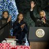Eva Longoria, Michelle, Sasha et Barack Obama lors de l'illumination du sapin de Noël de la Maison-Blanche, à Washington, le 1er décembre 2016.