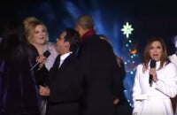 Barack, Michelle et Sasha Obama, Eva Longoria, Marc Anthony et Kelly Clarkson lors de l'illumination du sapin de Noël de la Maison-Blanche, à Washington, le 1er décembre 2016.