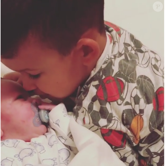 Le fils aîné de Jésé Rodriguez et Melody Santana (Jésé Rodriguez Jr) aux côtés de son petit frère. Instagram, décembre 2016.