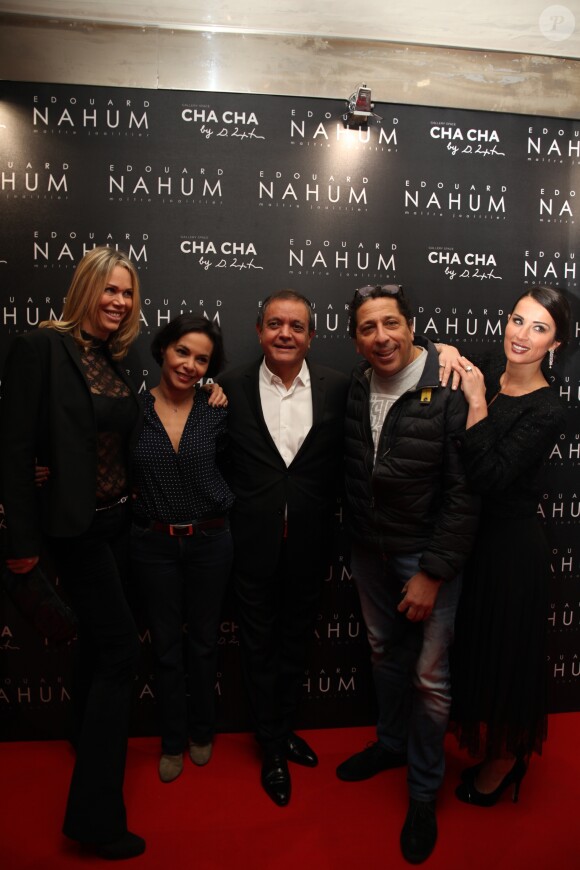 Sid (la femme de Smaïn), Saïda Jawad, Edouard Nahum, Smaïn et Charlotte Lena-Souki à la soirée de présentation de la nouvelle collection Edouard Nahum au VIP Room à Paris, le 6 décembre 2016. © Didier Sabardin/Bestimage