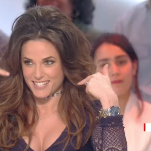 Capucine Anav fait des révélations sur sa vie sexuelle dans "Il en pense quoi Camille ?" sur C8. Le 7 décembre 2016.