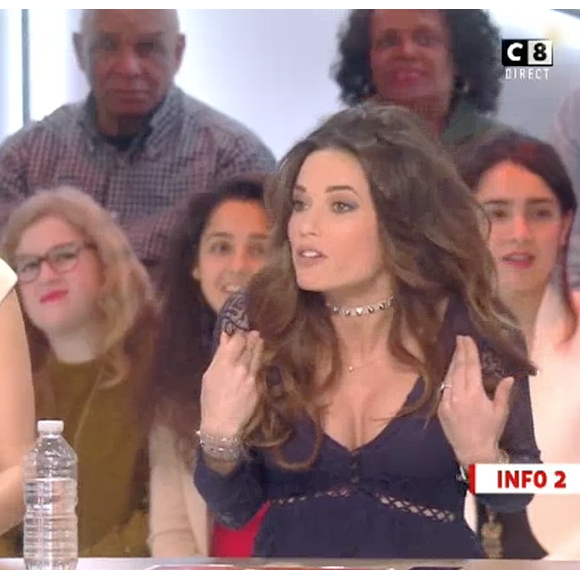Capucine Anav fait des révélations sur sa vie sexuelle dans "Il en pense quoi Camille ?" sur C8. Le 7 décembre 2016.