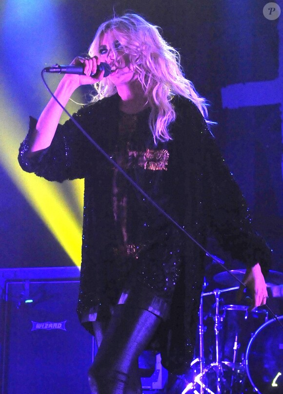 Taylor Momsen et son groupe Pretty Reckless en concert au House of Blues à Chicago. Le 24 octobre 2014