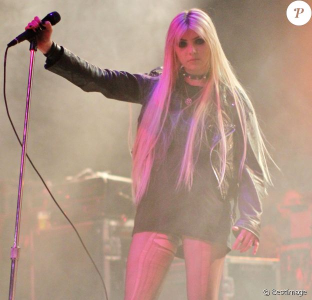 Taylor Momsen en concert à Vancouver le 18 mars 2012