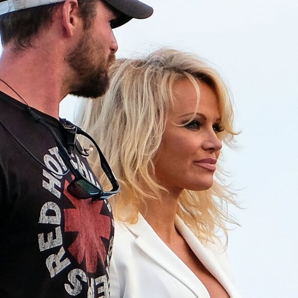 Exclusif - Pamela Anderson, le symbole, l'icône et la révélation de la série Alerte à Malibu rejoint officiellement le tournage de Baywatch, le 21 avril 2016.